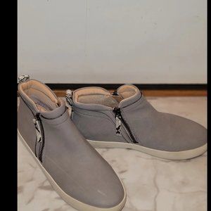 Journee Collection Frankie Boot, Women's Size 7.5, Grey